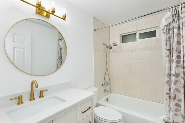 Building Photo - Charming Lakewood Rambler 3bd 1.5 bath