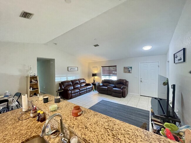 Building Photo - 1167 Urmey Ln