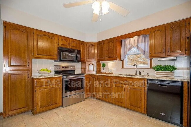 Building Photo - 506 S 17th St