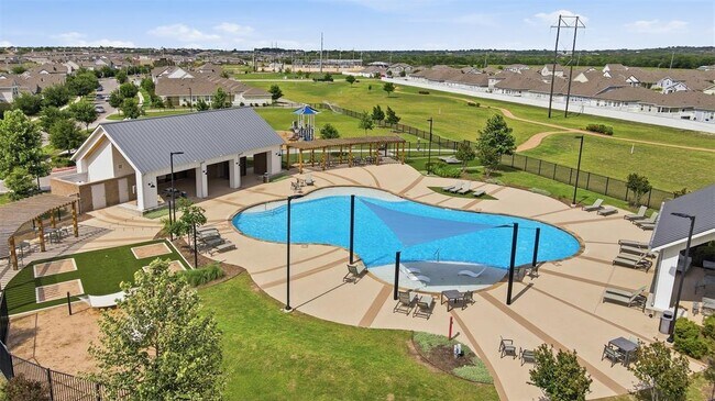 Building Photo - 641 Running Creek Dr