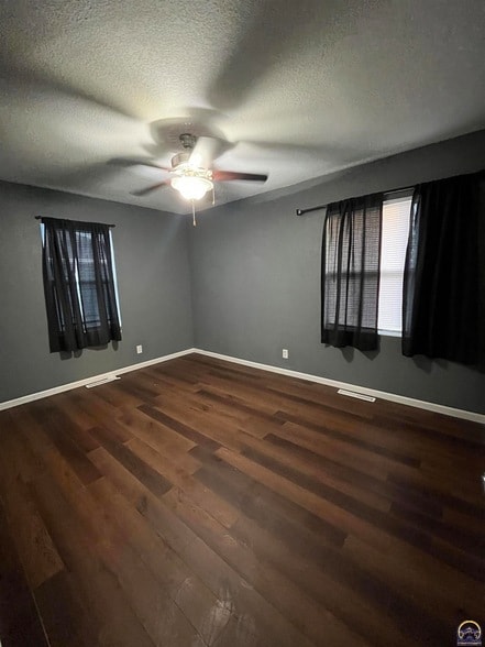 Building Photo - 2313 W 9th Ave