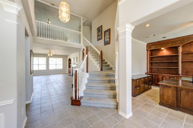 Building Photo - 19230 Canyon Bay Dr