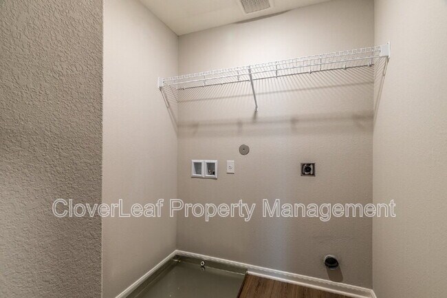 Building Photo - 9118 Bennett Frst