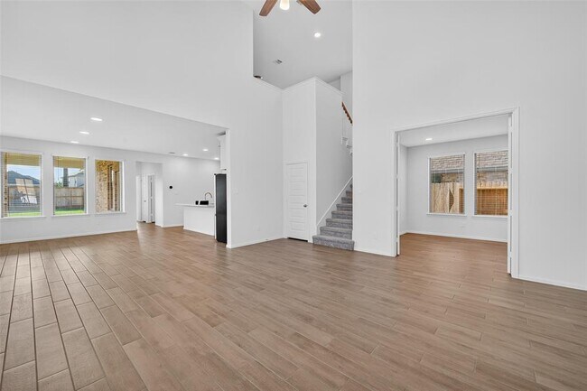 Building Photo - 10730 Aquila Star Dr