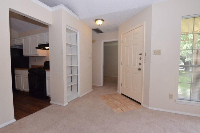 Building Photo - 12206 Alderbrook Dr