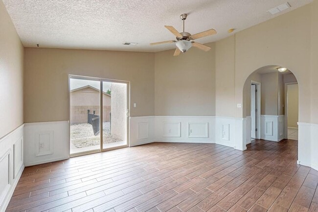 Building Photo - 1131 Desert Sunflower Dr NE