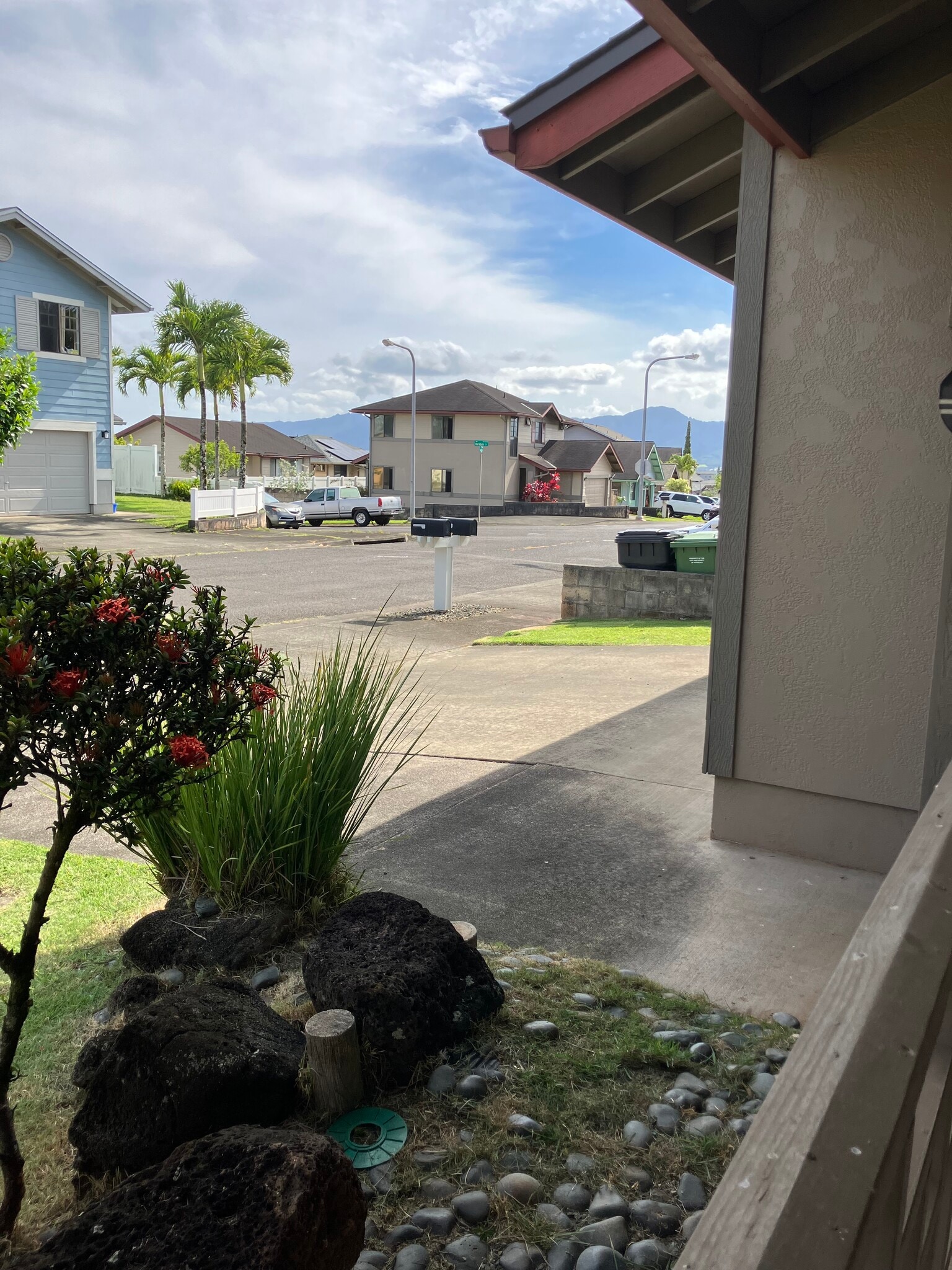 View of immediate NEIGHBORHOOD - 95-2052 Puukaa St