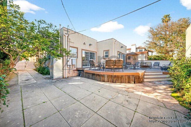 Building Photo - 138 N Hamel Dr