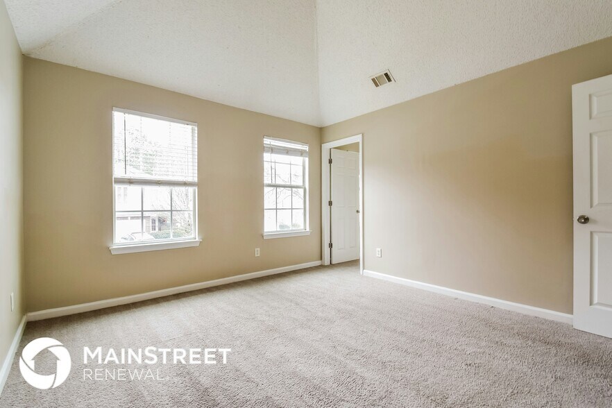 Building Photo - 5861 San Gabriel Ln