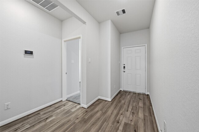 Building Photo - 7035 Toluca Dr