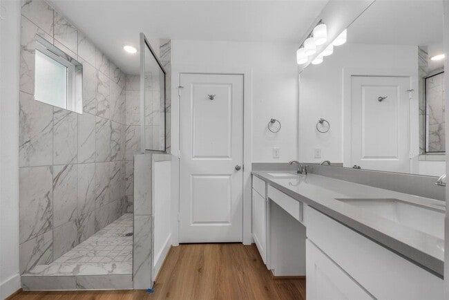 Building Photo - 1222 E 33rd St