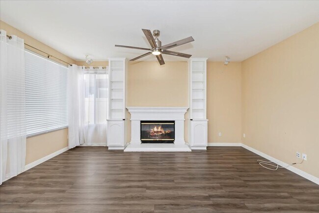 Building Photo - Lakefront Home for Lease – Panoramic Views...