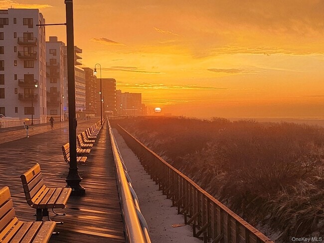 Building Photo - 360 Shore Rd