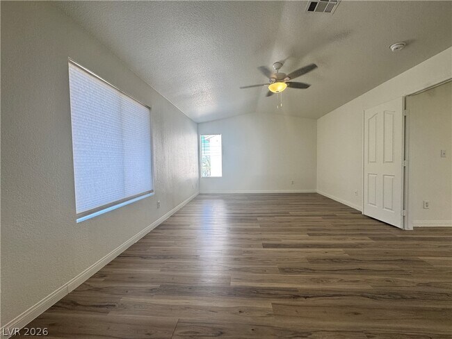 Building Photo - 1078 Country Skies Ave