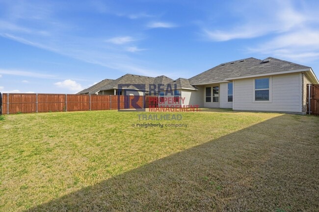 Building Photo - Thoughtfully Designed 4 Bed Home with Elevated Interiors and Lake Views