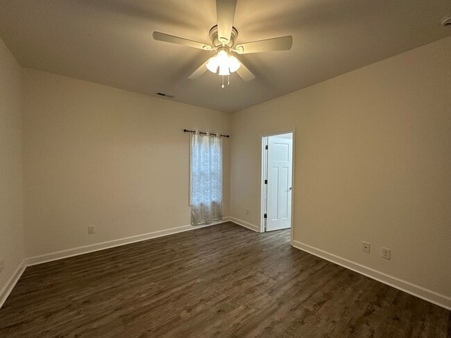 Building Photo - Cozy 2-bedroom home in New Bern
