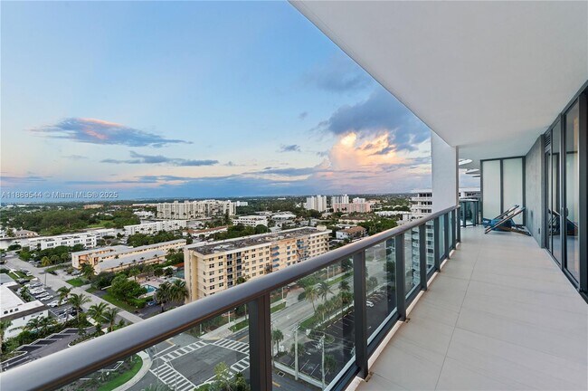 Building Photo - 900 N Ocean Blvd