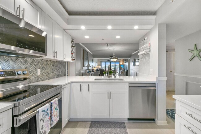 Building Photo - 601 Seafarer Cir