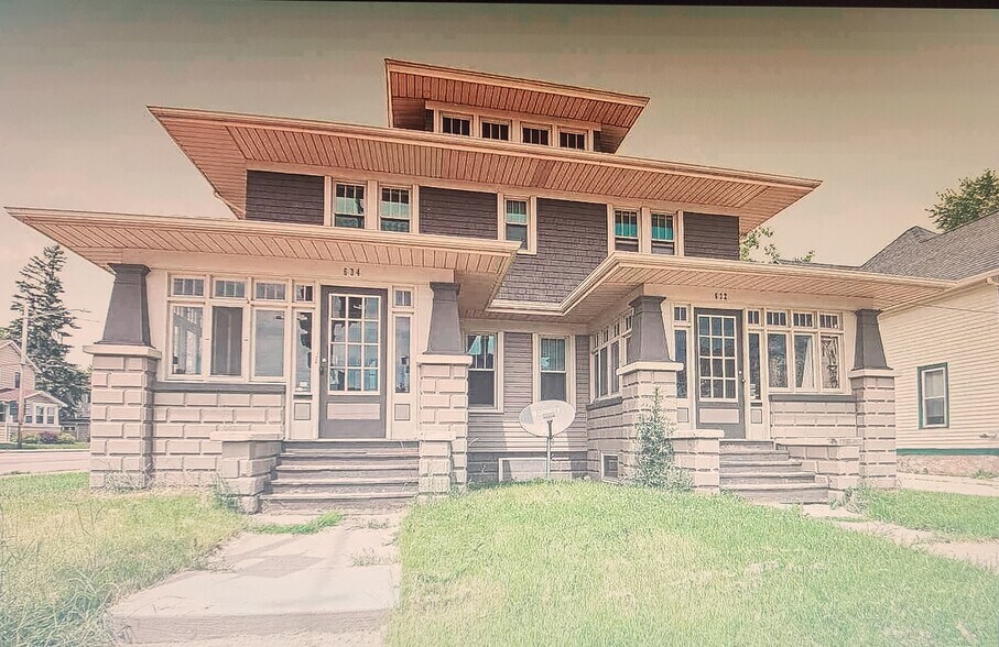 Building Photo - 632 W Prospect Ave