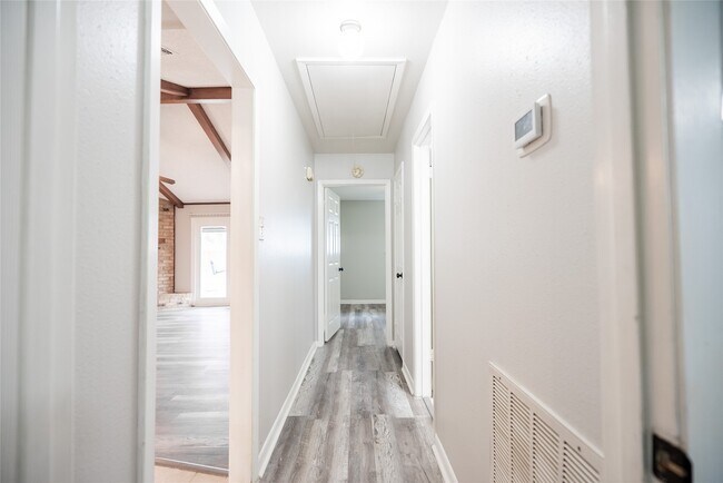 Building Photo - 3050 Orange St