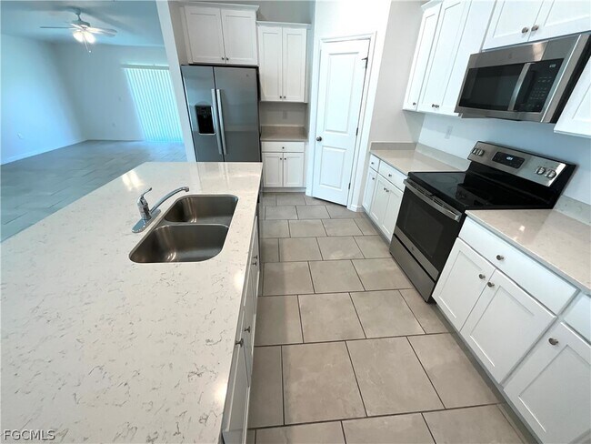 Building Photo - 3905 Treasure Oak Wy