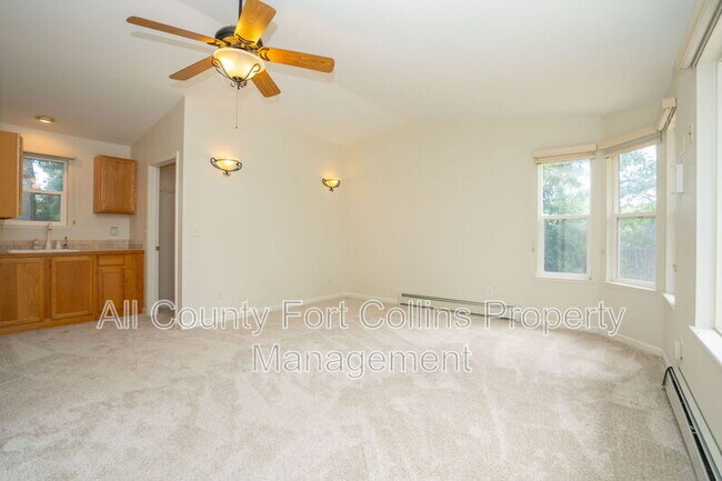 Building Photo - 508 Louise Ln
