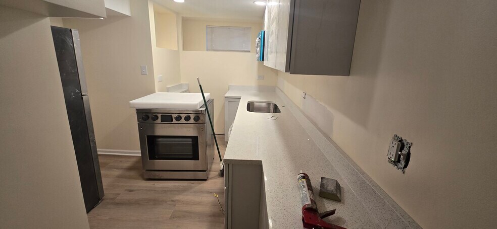 Building Photo - 5423 S Blackstone Ave