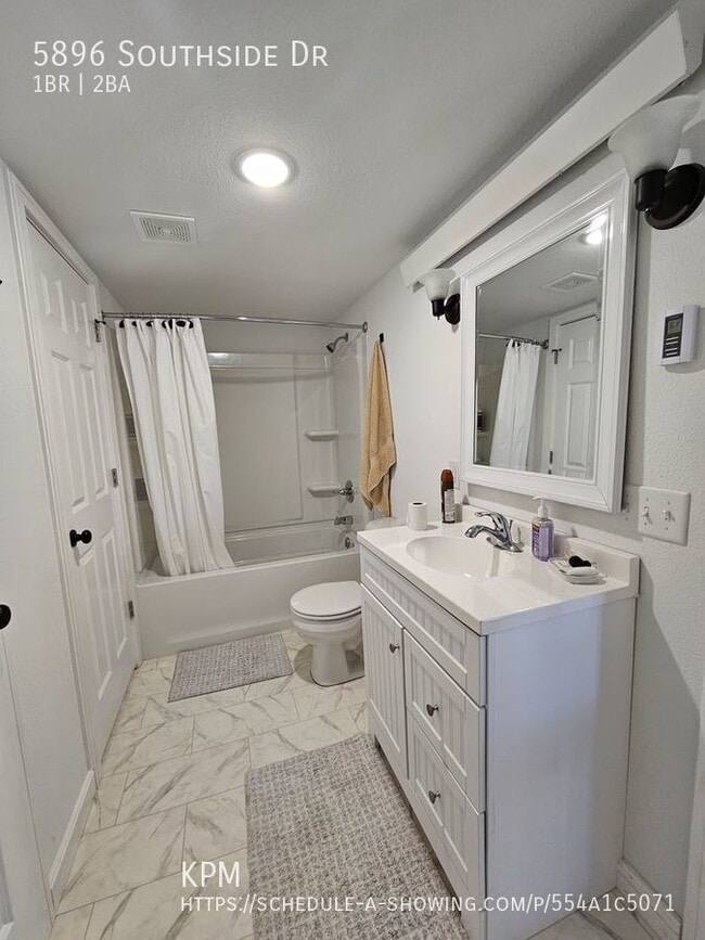 Building Photo - 1302 E Fairmont Blvd