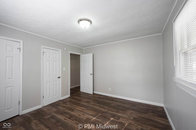 Building Photo - 126 Lewis Dr
