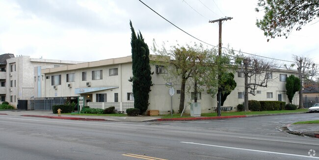 Primary Photo - 15352 Vanowen Street