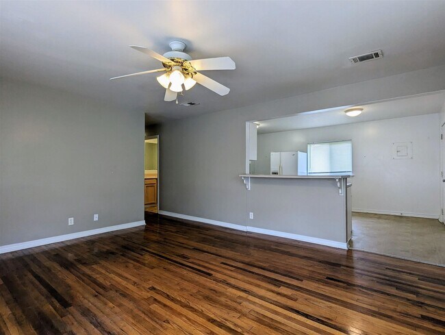 Building Photo - 2407 W Gonzalez St