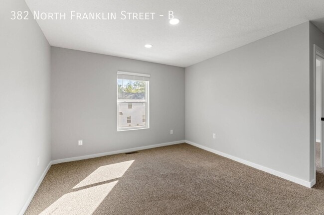 Building Photo - 382 N Franklin St