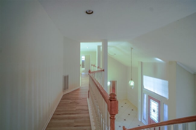 Building Photo - 5602 Whisper Ridge Dr