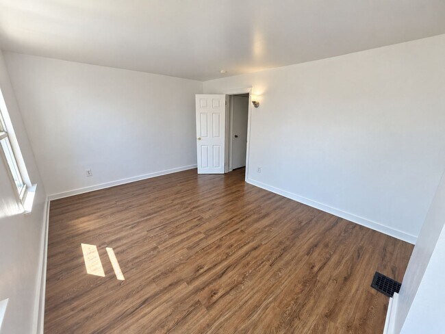 Building Photo - 803 Anchorage St