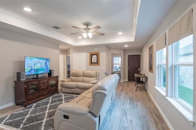 Building Photo - 7633 Rampart Dr