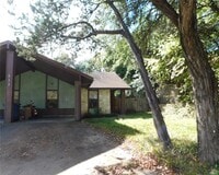 Building Photo - 811 Ramble Ln