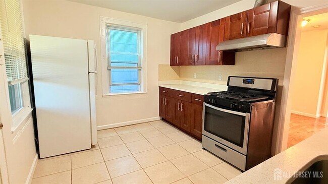 Building Photo - 660 Charles St