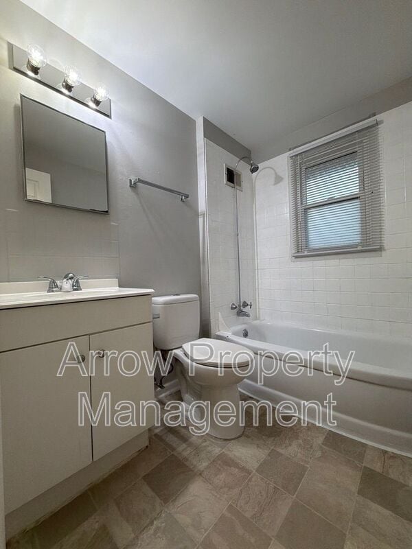 Building Photo - 5421 Benton St