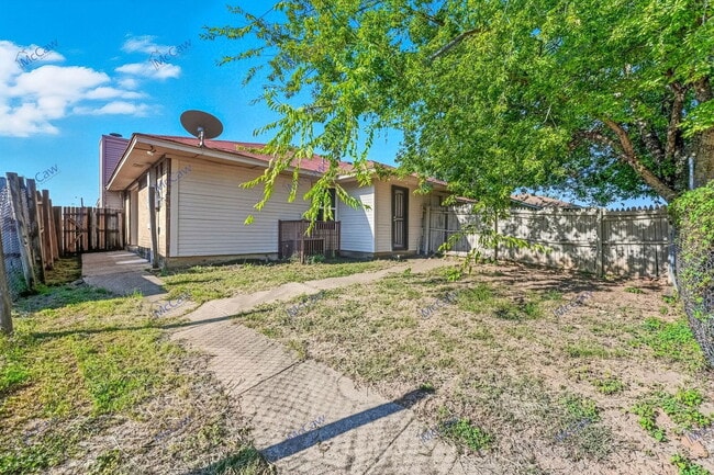 Building Photo - 3407 Republic Dr