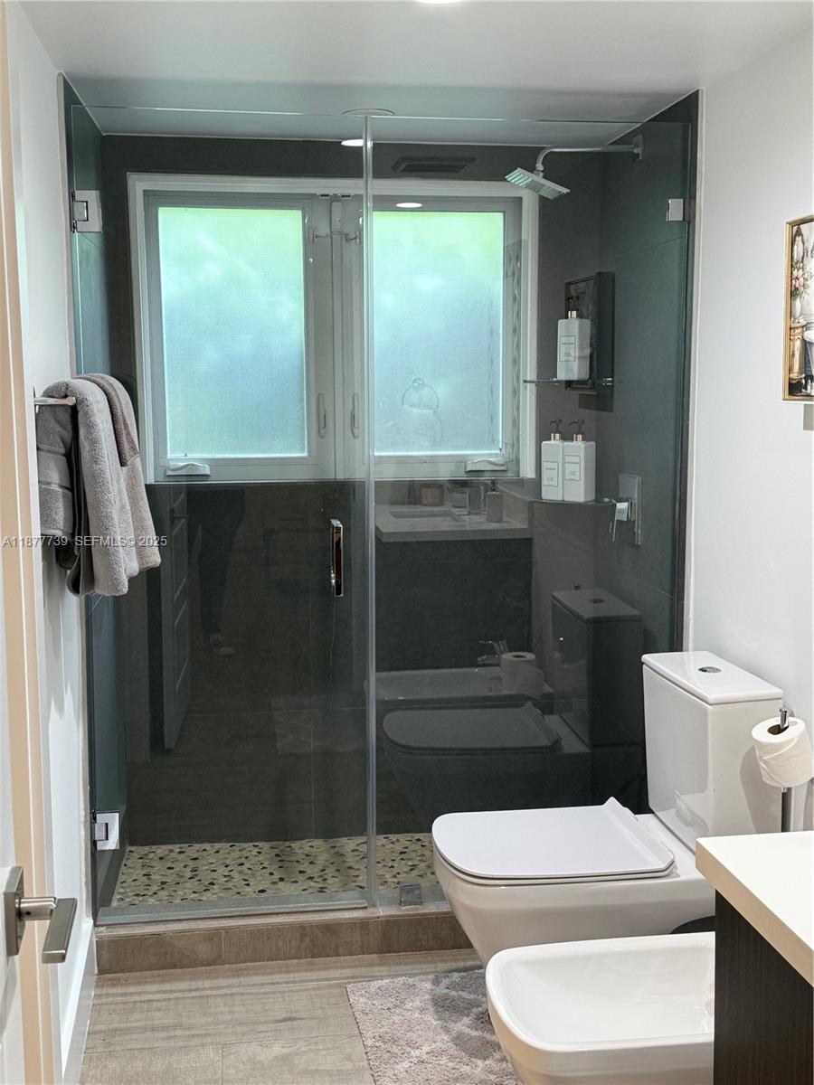 Building Photo - 3231 Salzedo St