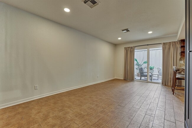 Building Photo - 2351 W Settler's Way
