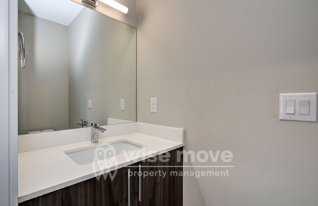 Building Photo - Garrison Square 3 bedroom- Brand New!