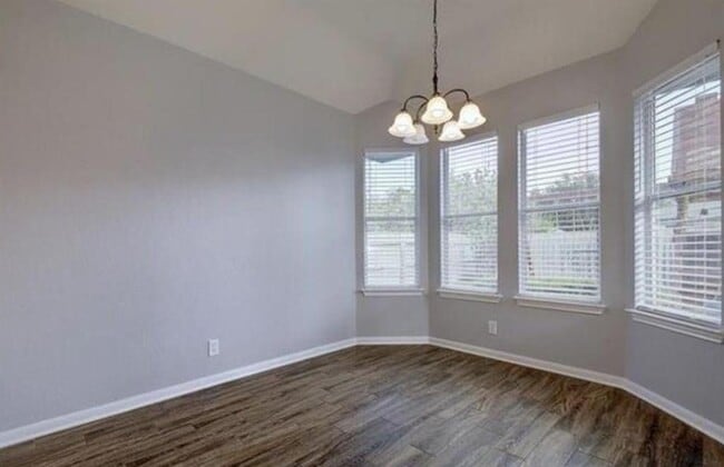 Building Photo - 351 Zebra Dr