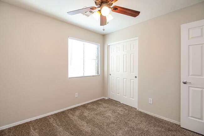 Building Photo - 1726 E Bradstock Way