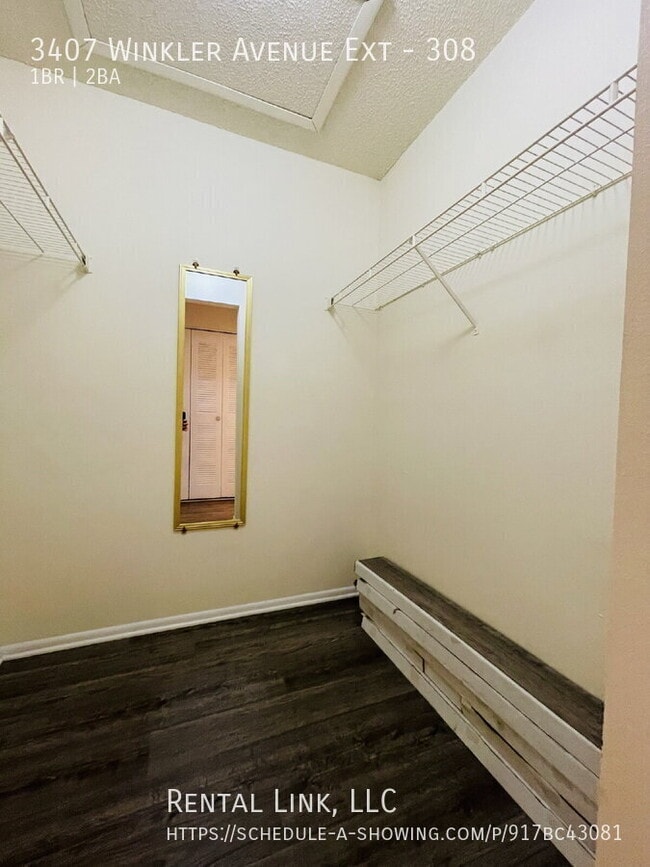 Building Photo - 3407 Winkler Ave Ext