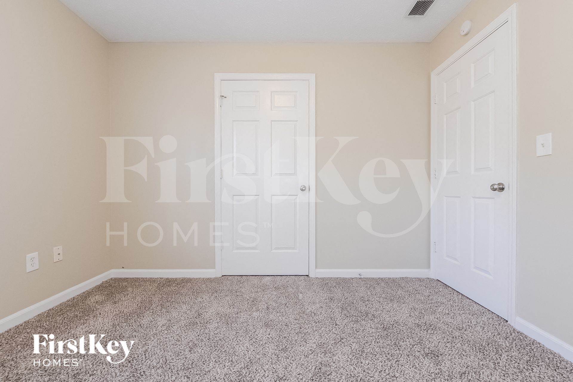 Building Photo - 705 Mills Dr