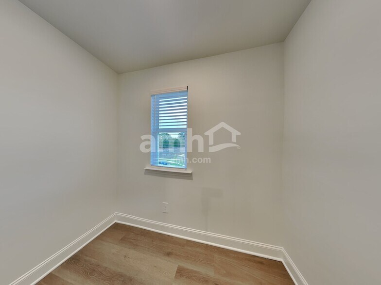Building Photo - 314 Golucke Way