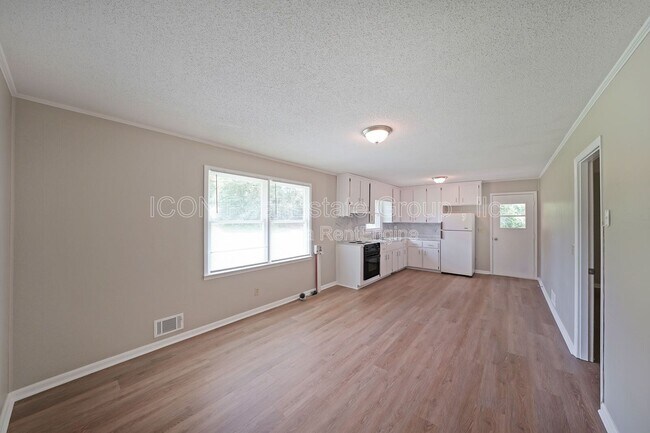 Building Photo - 251 Hog Farm Cir
