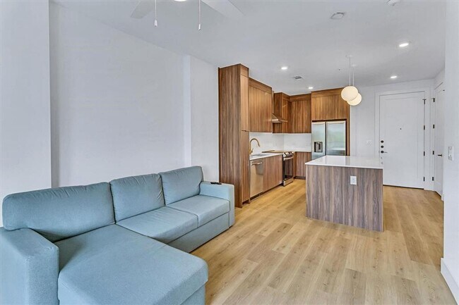 Building Photo - 1701 Simond Ave