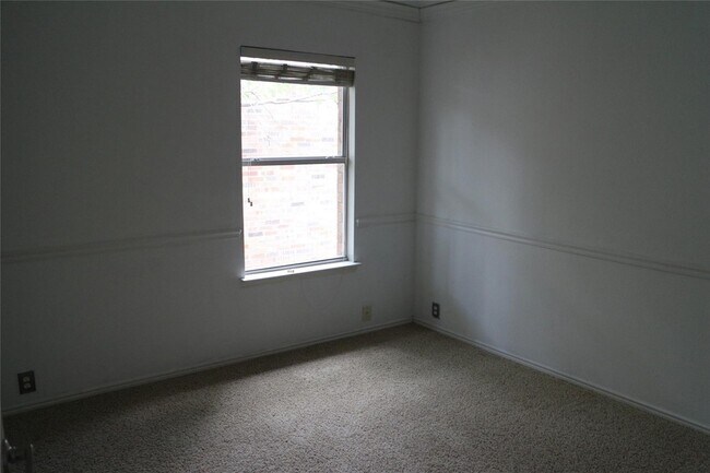 Building Photo - 2316 Tralee Cir